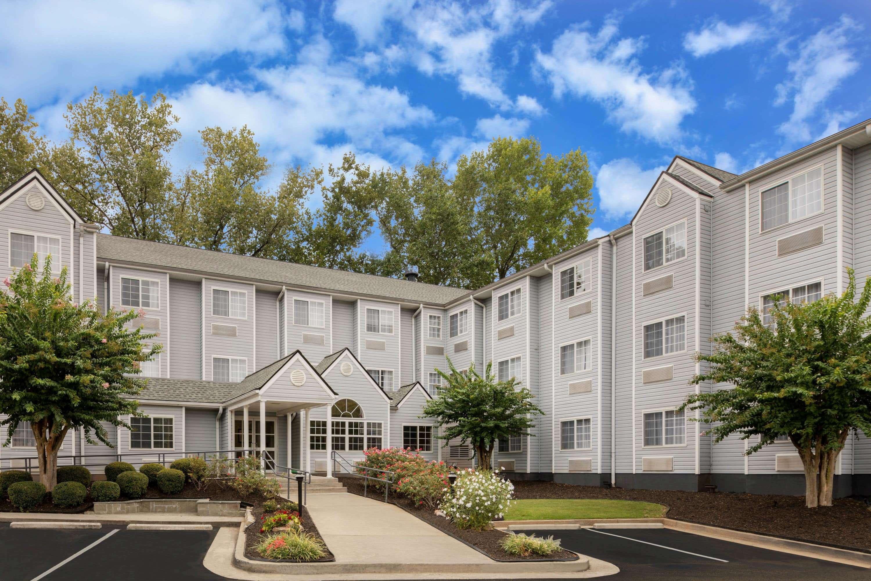 Microtel Inn & Suites By Wyndham Atlanta Buckhead Area Exterior photo